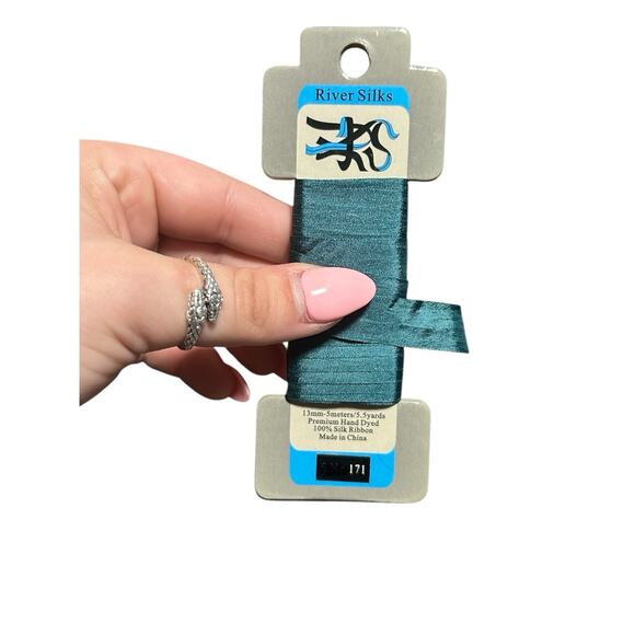 Lot of 17 River Silks 4mm Silk Ribbon Embroidery Needlework Assorted Colors - Picture 11 of 12